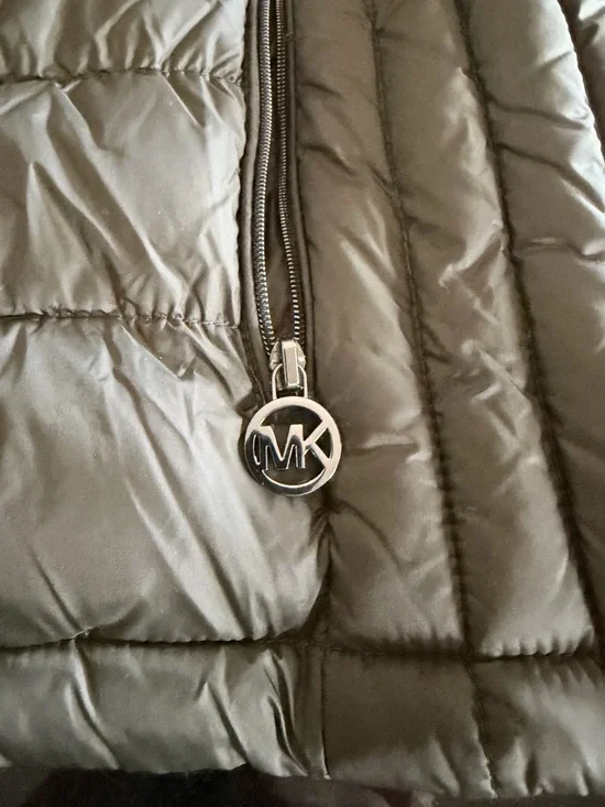 Michael Kors Olive Hooded Quilted Puffer Jacket - Size L - Lightweight - Picture 7 of 9